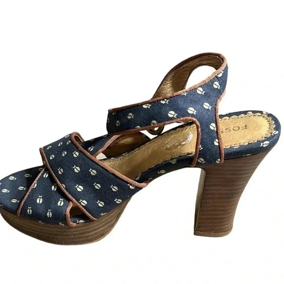 Fossil blue with ivory lady bugs , open toe,canvas heel , strappy, block heel 4” - Picture 1 of 13